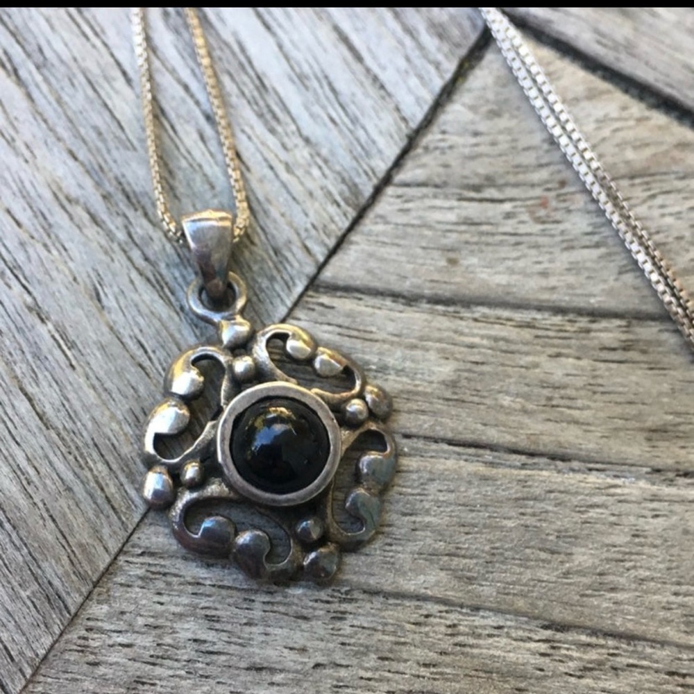 Vintage Celtic Sterling Silver 925 Pendant Necklace Black Onyx Swirl 17.5"